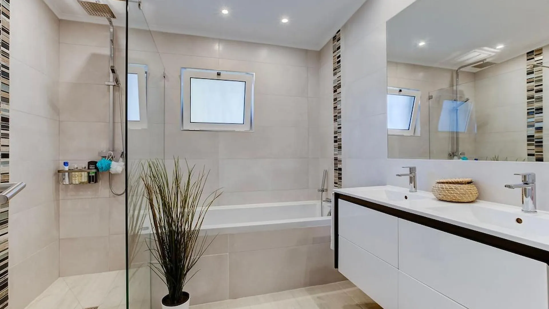 66 Adm Clara - Beautifully Renovated Villa Carvoeiro  0*, Carvoeiro (Lagoa)